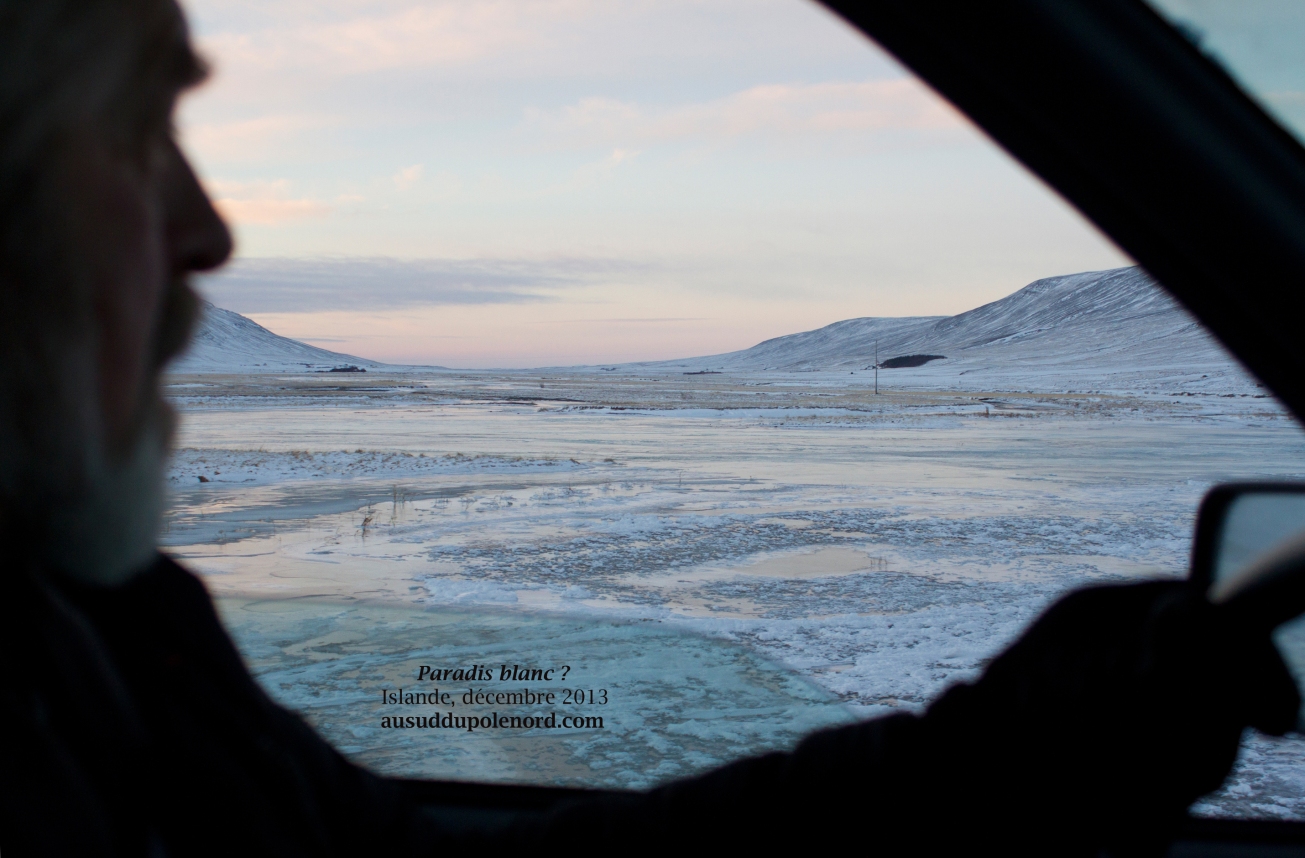 Rivière gelée en Islande